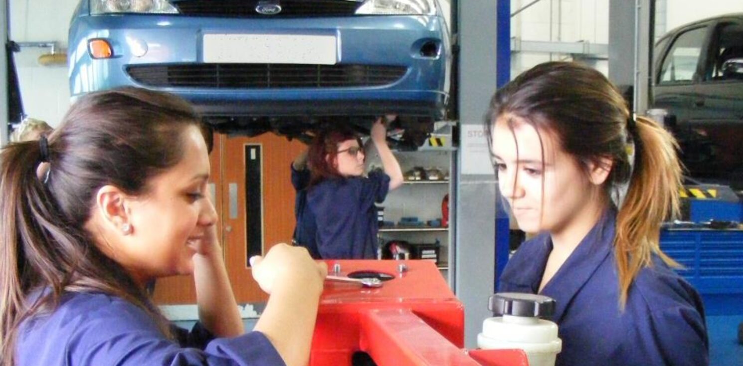 Lough Coll Skills female Mechanics (social)