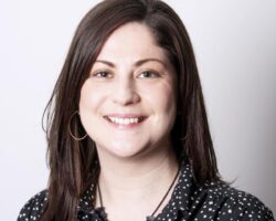 Launa Cooper headshot